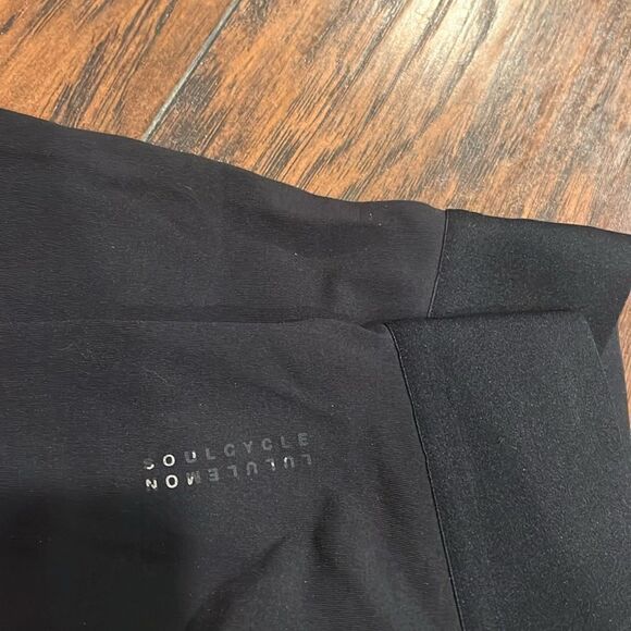 Lululemon To The Beat Crop black size 6 in EUC reflective soulcycle lululemon - Picture 6 of 11